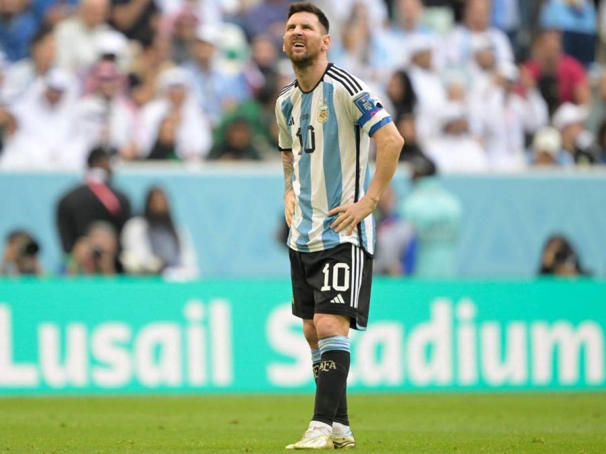 Argentina quedó tendida: los gestos de Messi tras sufrir inesperada derrota ante Arabia Saudita en el Mundial de Qatar