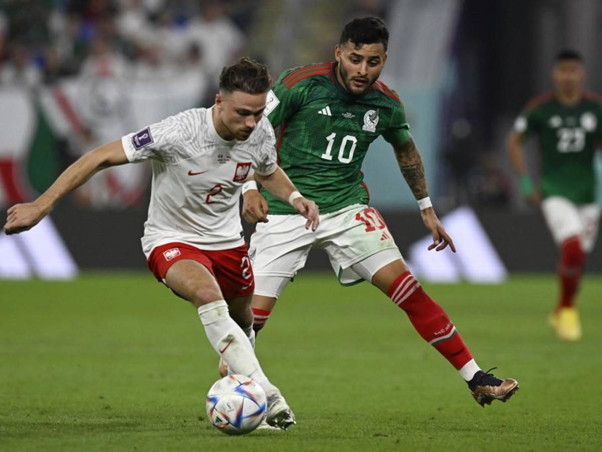 No viste en TV: así fueron captados Memo Ochoa y Lewandowski al final del partido, y su bella esposa enamora a los mexicanos