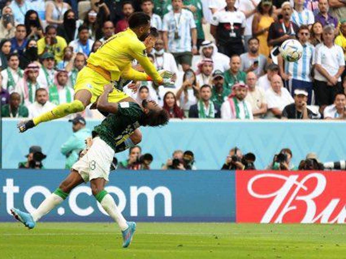 ¡Impactante momento! Confirman alcance de la lesión de Al Shahrani, jugador de Arabia Saudí tras vencer a Argentina