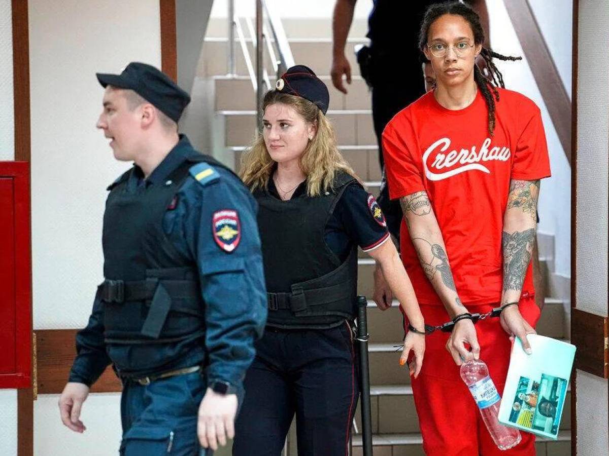 La basquetbolista Brittney Griner fue trasladada a prisión rusa de Mordovia para cumplir su condena