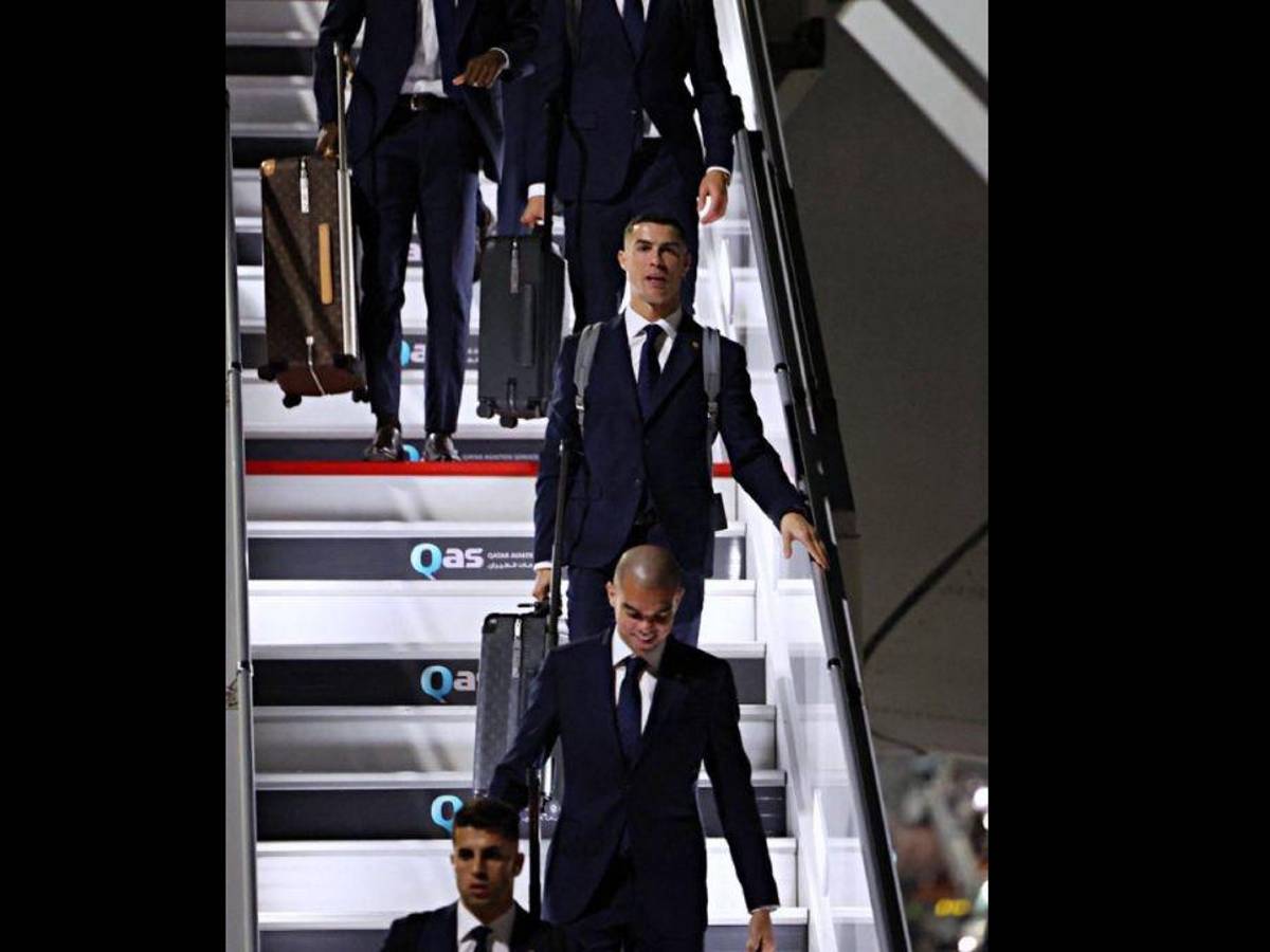 ¡Llegó el comandante! Elegante y sonriente arribó Cristiano Ronaldo a su último baile con Portugal al Mundial Qatar 2022