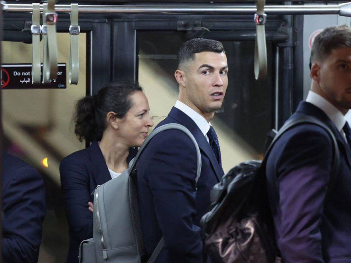 ¡Llegó el comandante! Elegante y sonriente arribó Cristiano Ronaldo a su último baile con Portugal al Mundial Qatar 2022