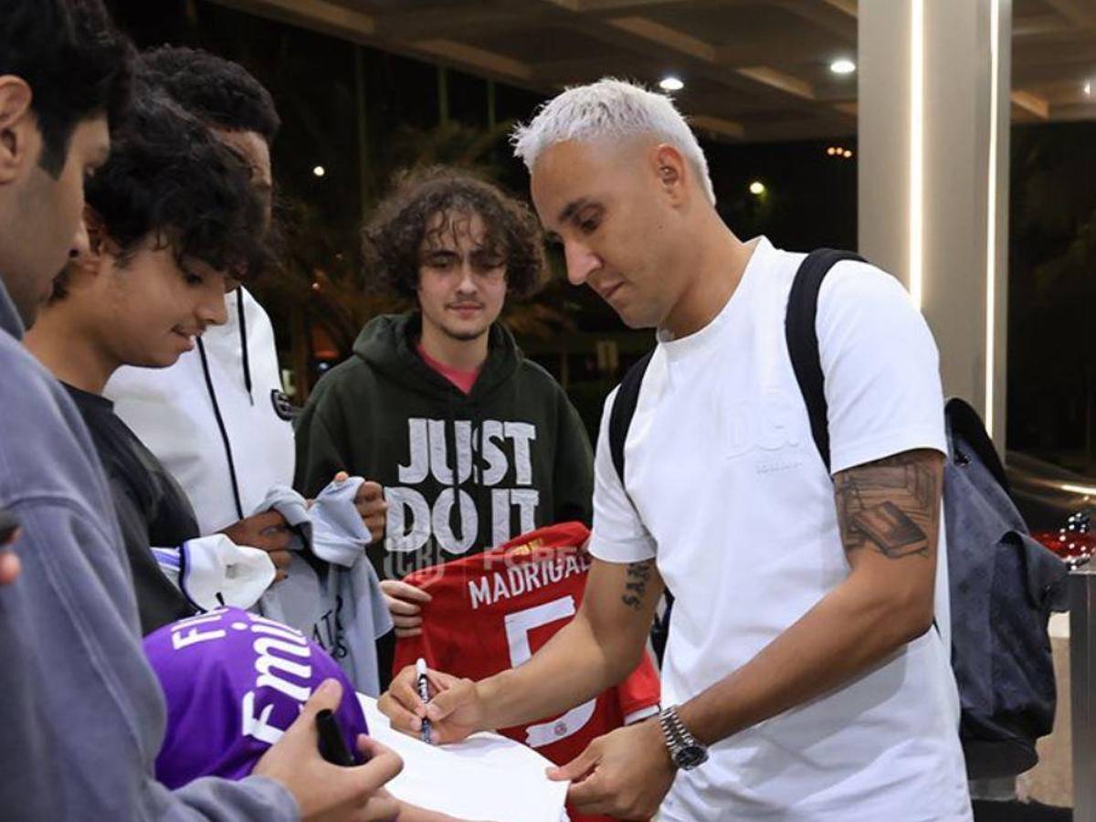 Keylor Navas causa locura a su llegada a la concentración de la selección de Costa Rica en Kuwait
