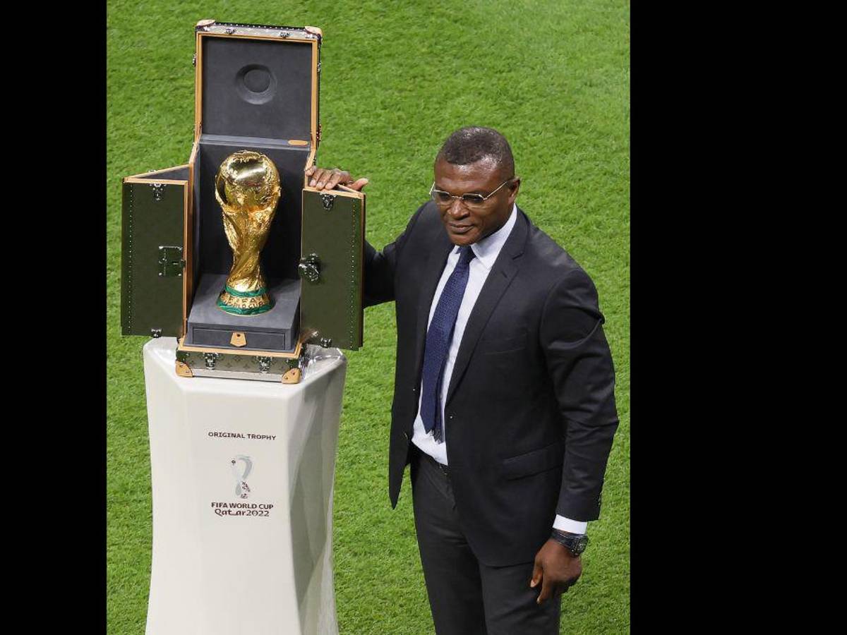 ¡Estrellas del fútbol! Kempes, Casillas y otros campeones del mundo asistieron al Fan Festival y al partido Qatar-Ecuador