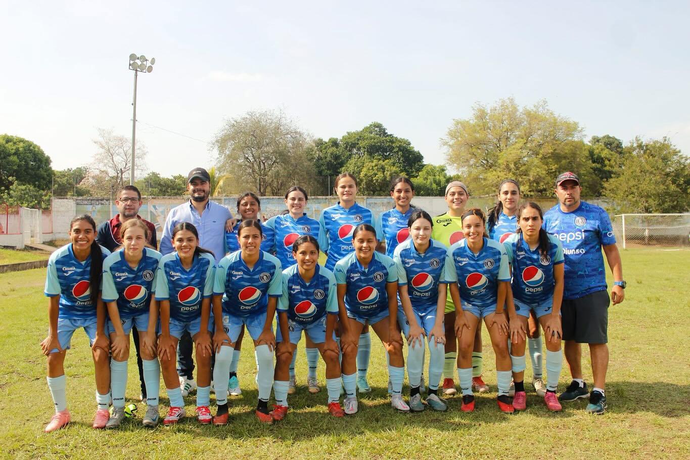 Las Águilas llevan un camino goleador en el certamen y tienen su gran prueba ante Under.