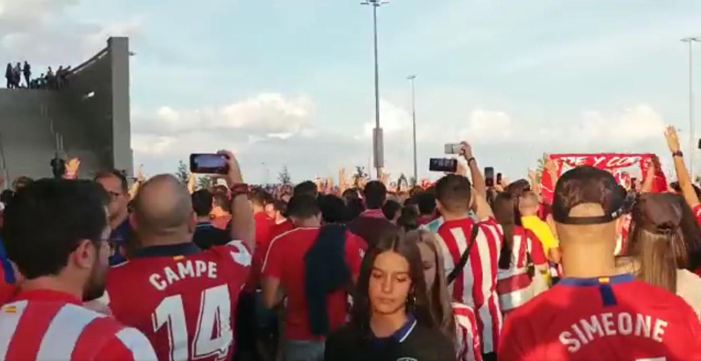 Durísimo comunicado del Atlético por los insultos racistas que recibió Vinicius: ‘‘No nos detendremos hasta echarlos...’’