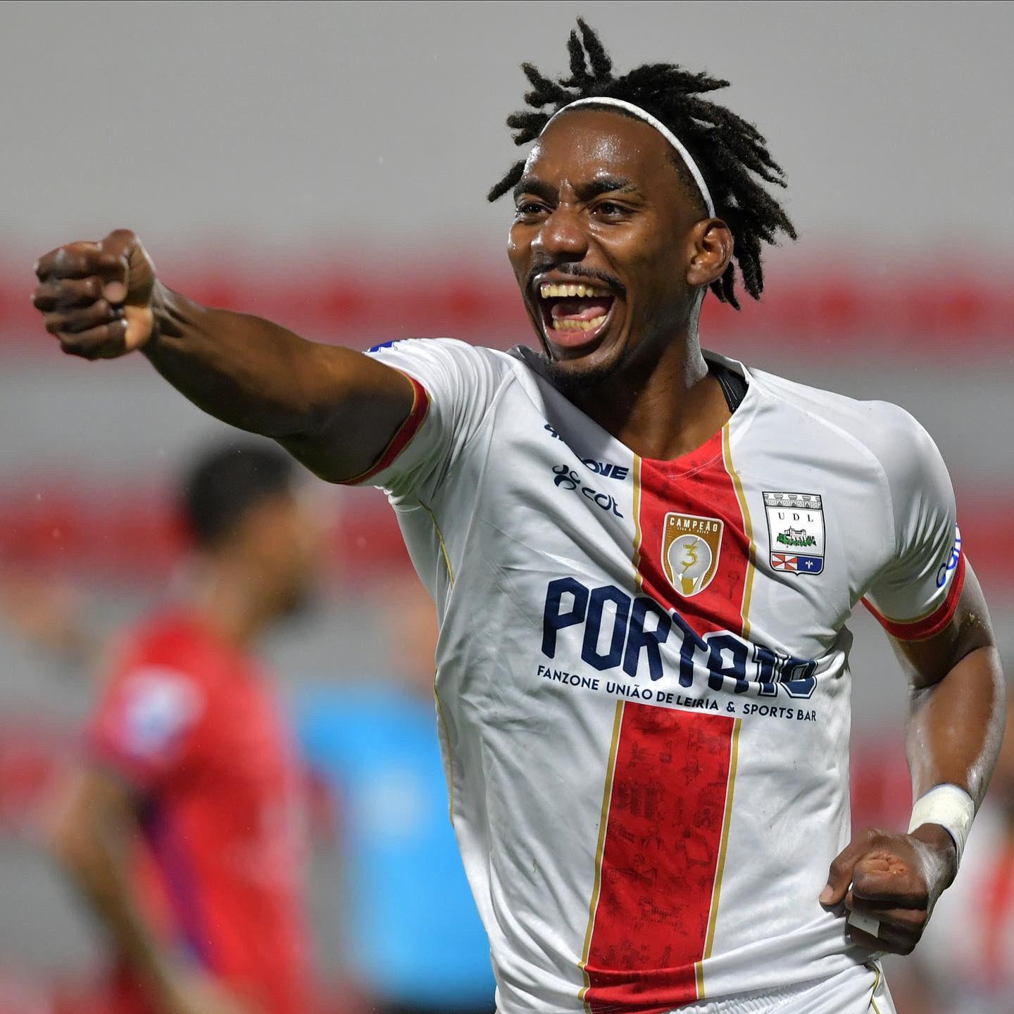 Bryan Róchez ha convertido cinco goles en la temporada con el Leiria de Portugal.