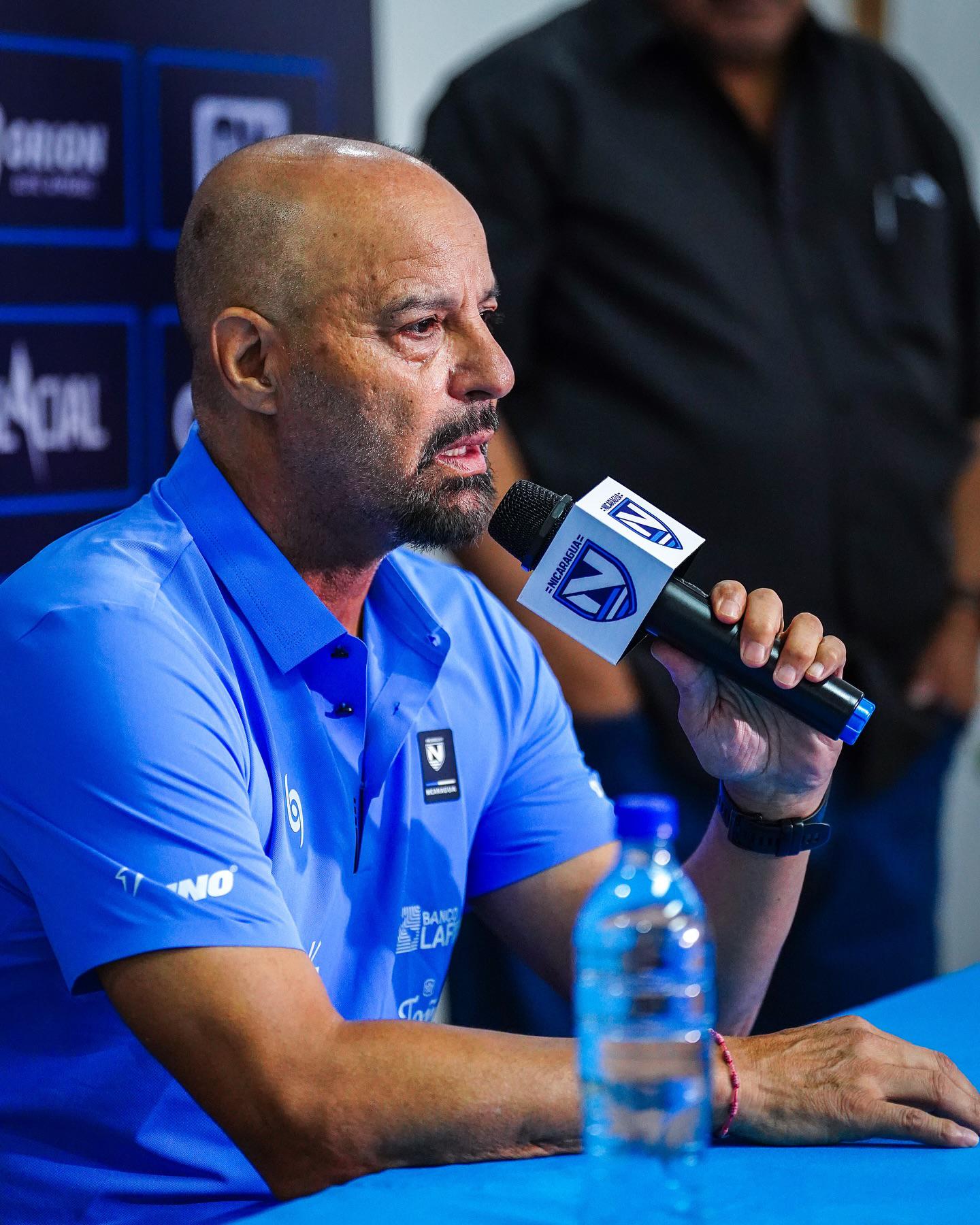 El técnico de origen chileno tiene cuesta arriba la eliminatoria. Matemáticamente tiene opciones, pero son muy remotas.