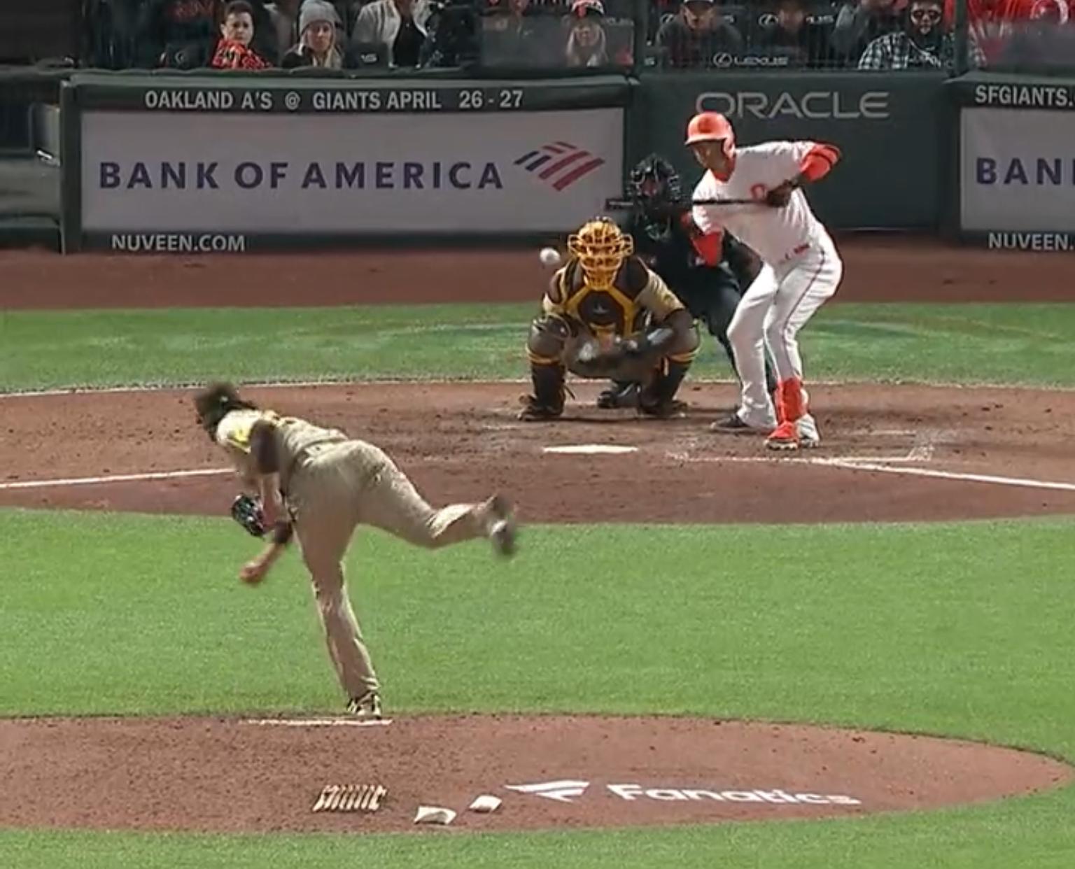 En la serie ante Padres, Dubón intentó la misma acción, tuvo éxito, pero recibió un llamado de atención por su DT.