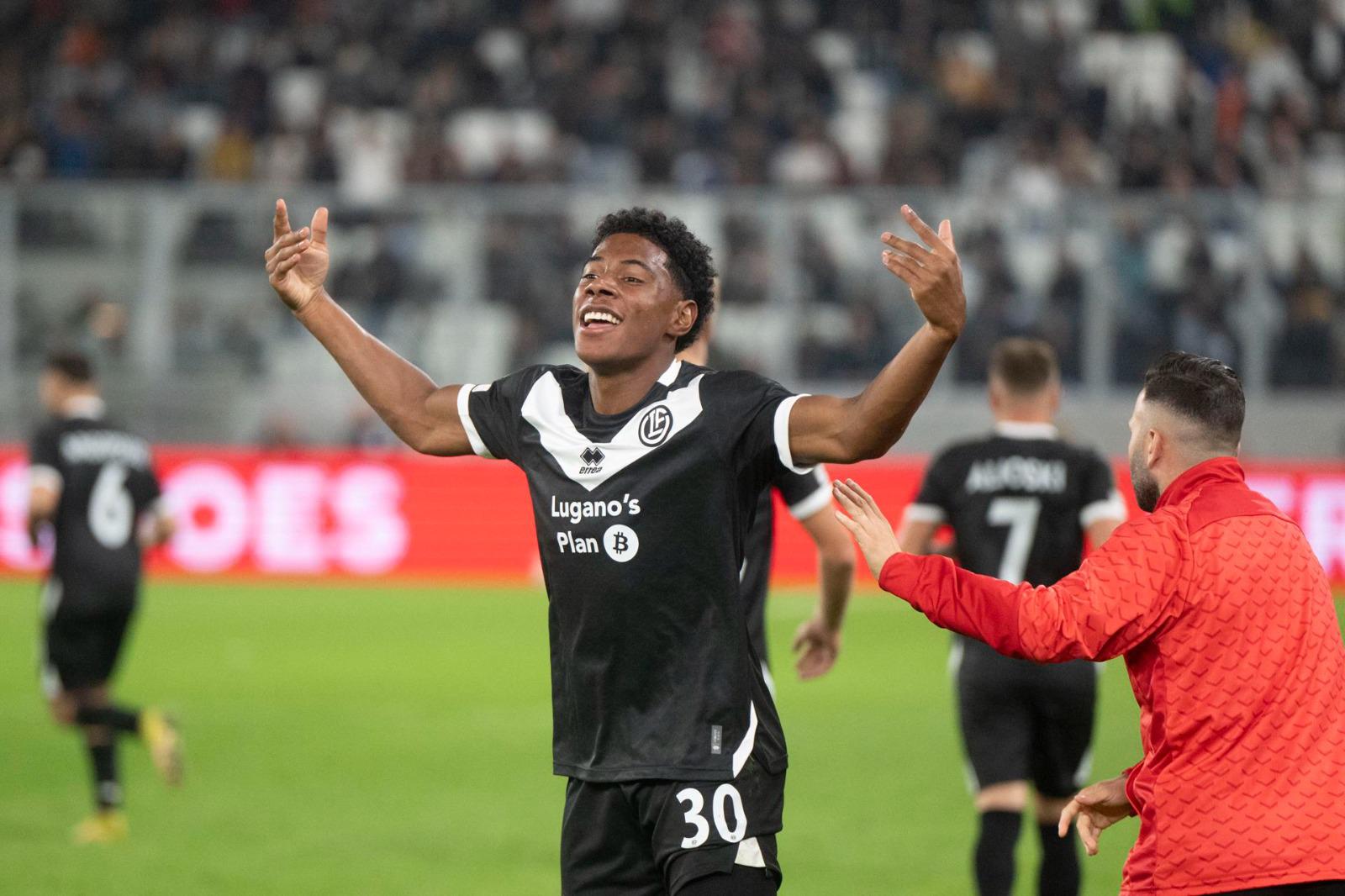 Debut y golazo: así fue el histórico tanto de Dereck Moncada en la Conference League
