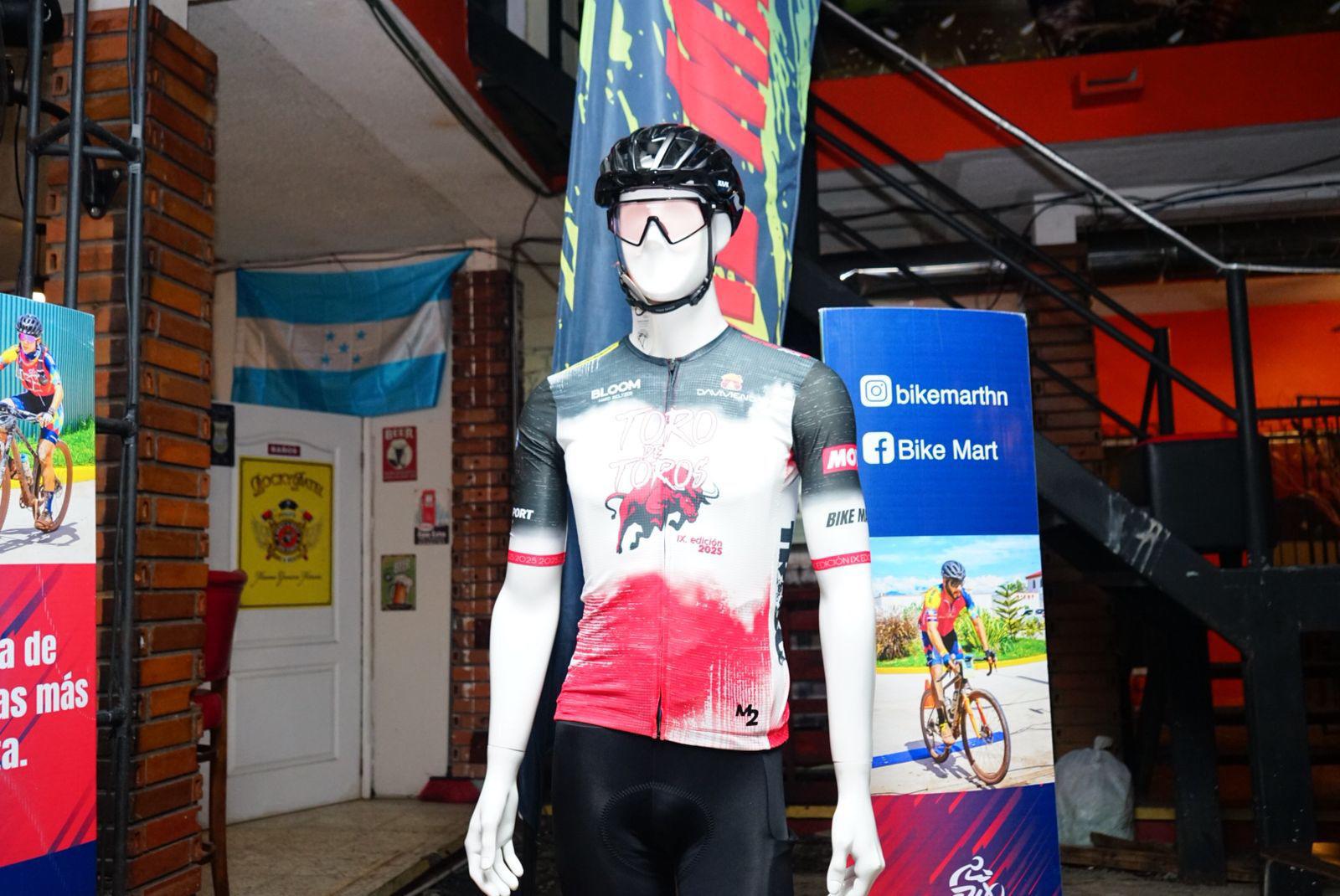 La camisa oficial del evento ciclístico MTB.