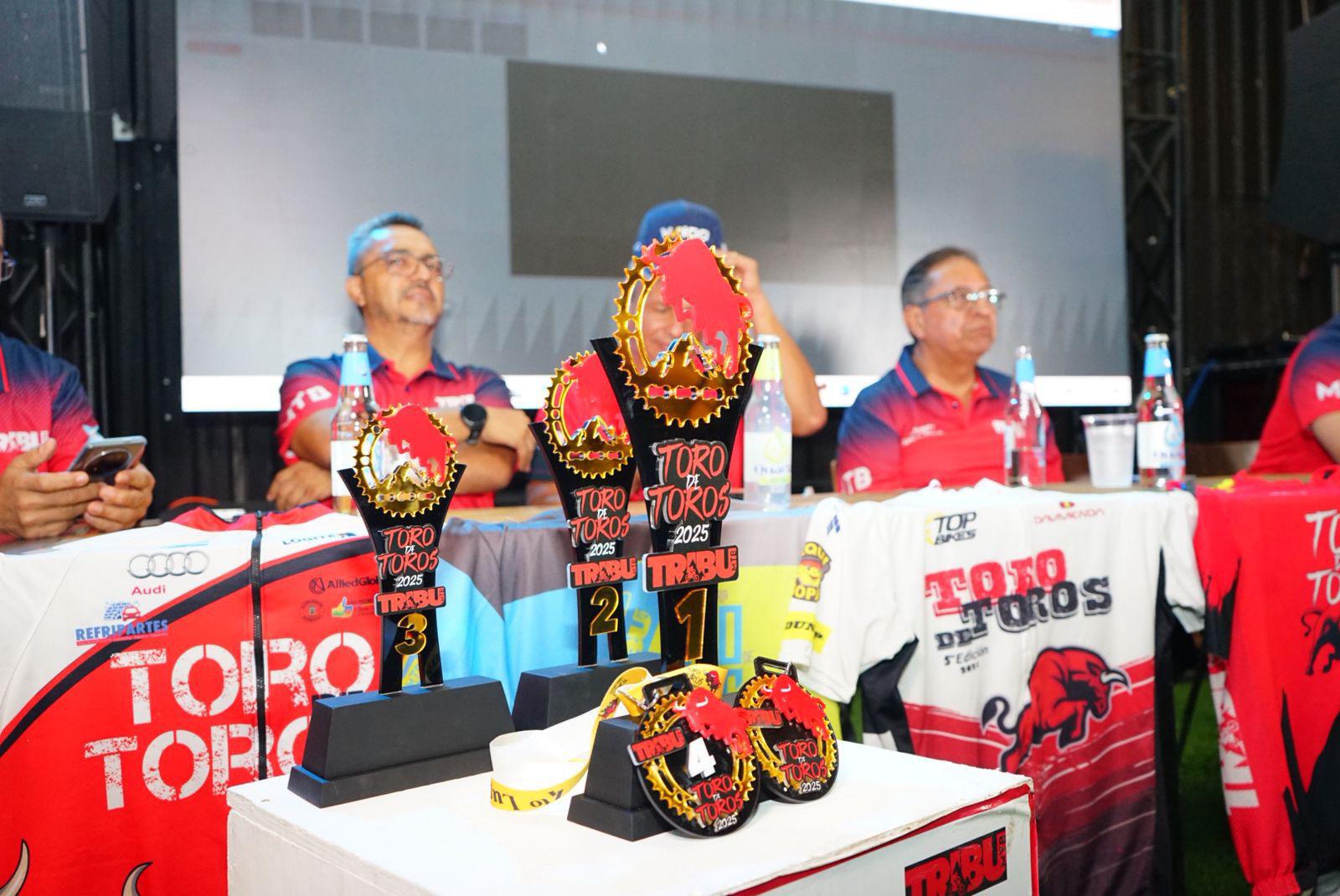Trofeos que se otorgarán en la competencia nacional.