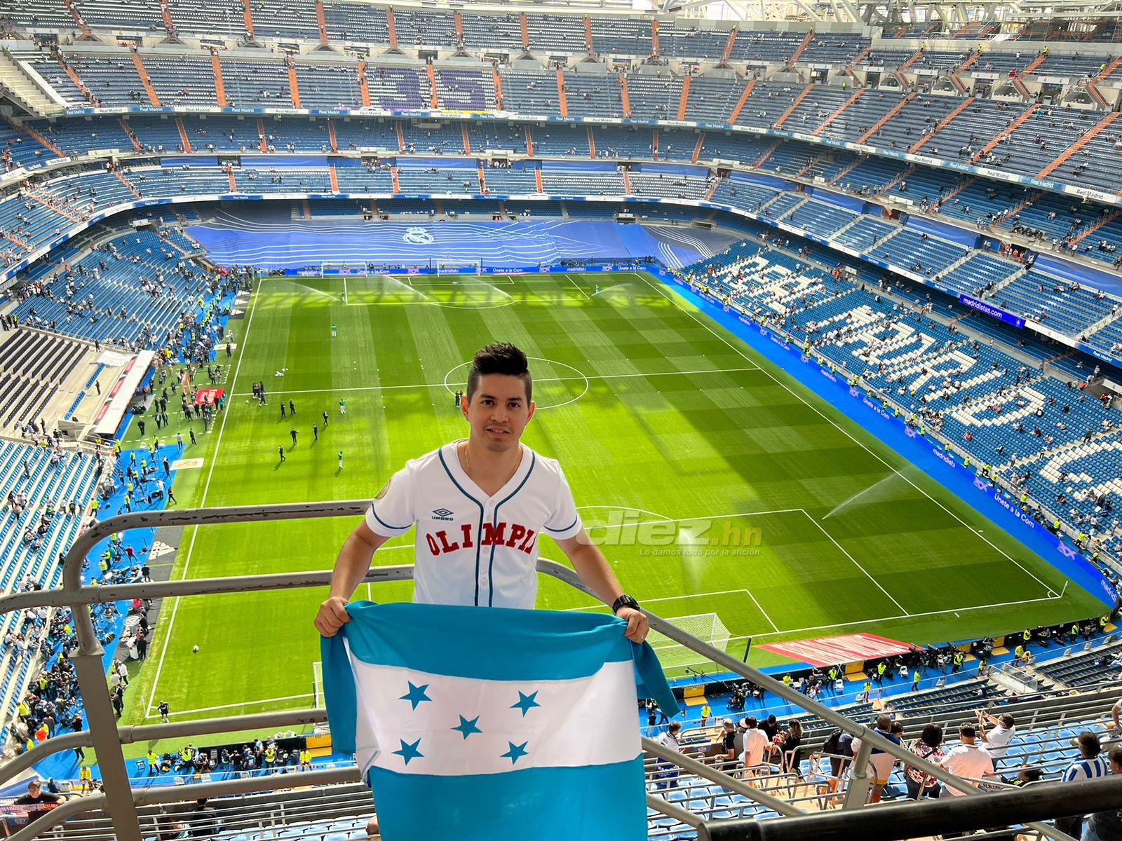 Carlos, aficionado hondureño del Olimpia, en el Santiago Bernabéu.