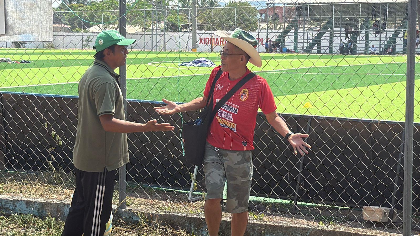 Masaki, el japonés aficionado de Real Sociedad, presente.