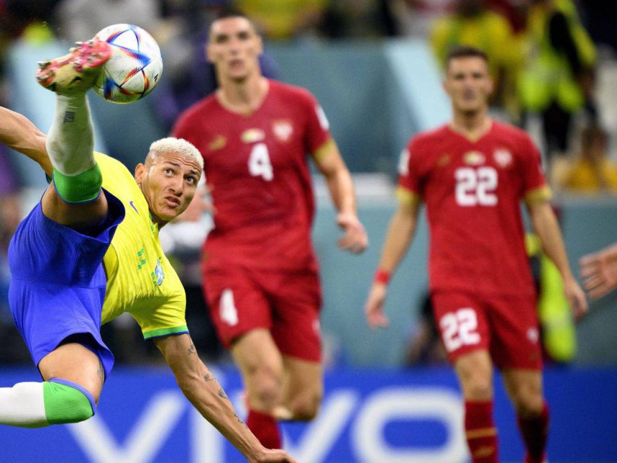 Richarlison fue la gran figura de Brasil al anotar doblete en la primera jornada del Mundial de Qatar.
