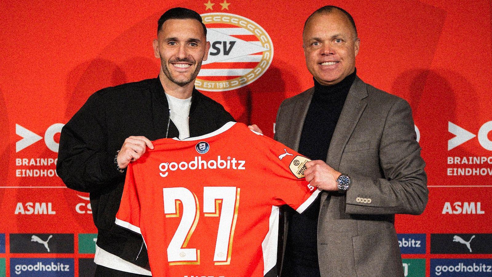 Lucas Pérez jugó en equipos como Deportivo de La Coruña, Arsenal, West Ham, Cádiz, Dinamo de Kiev y ahora lo hará con el PSV.