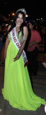 ¡Duelo divino! Las dos reinas de belleza que apoyan el clásico sampedrano