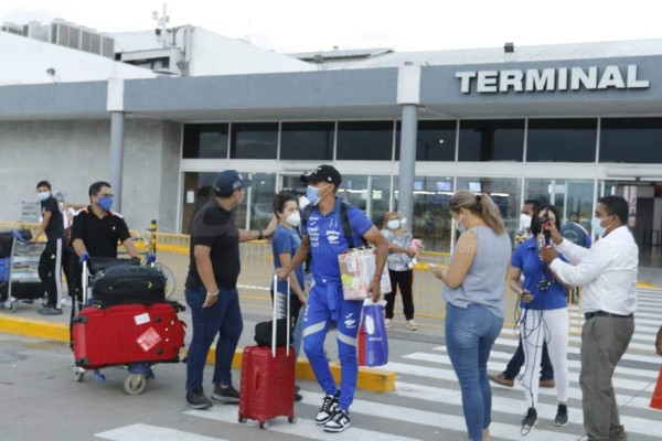 Sub-23 de Honduras llena de amor y felicidad en su llegada al país tras clasificación a los Olímpicos