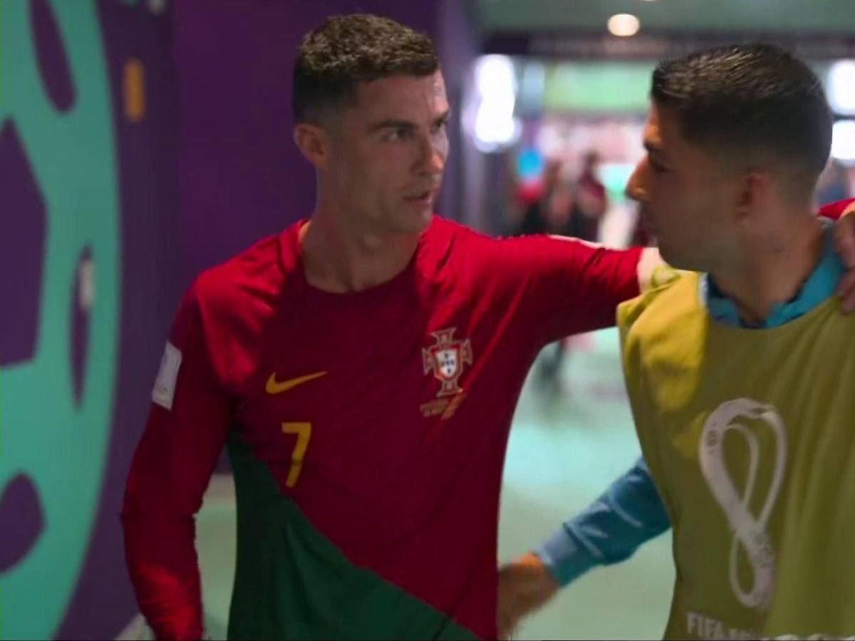 La reconciliación de Cristiano Ronaldo y Bruno Fernandes, el que invadió con la bandera LGBTIQ+ y la tristeza de Uruguay