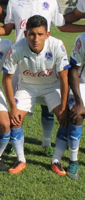 Carlos Restrepo y su modificado once del Olimpia ante la UPN