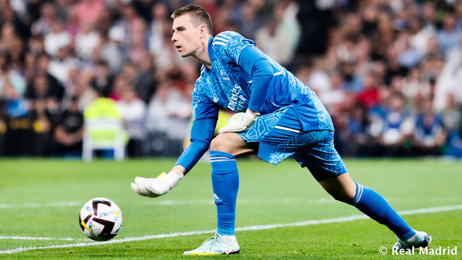 Lunin le habría avisado a Carlo Ancelotti su intención de dejar el Real Madrid este verano.