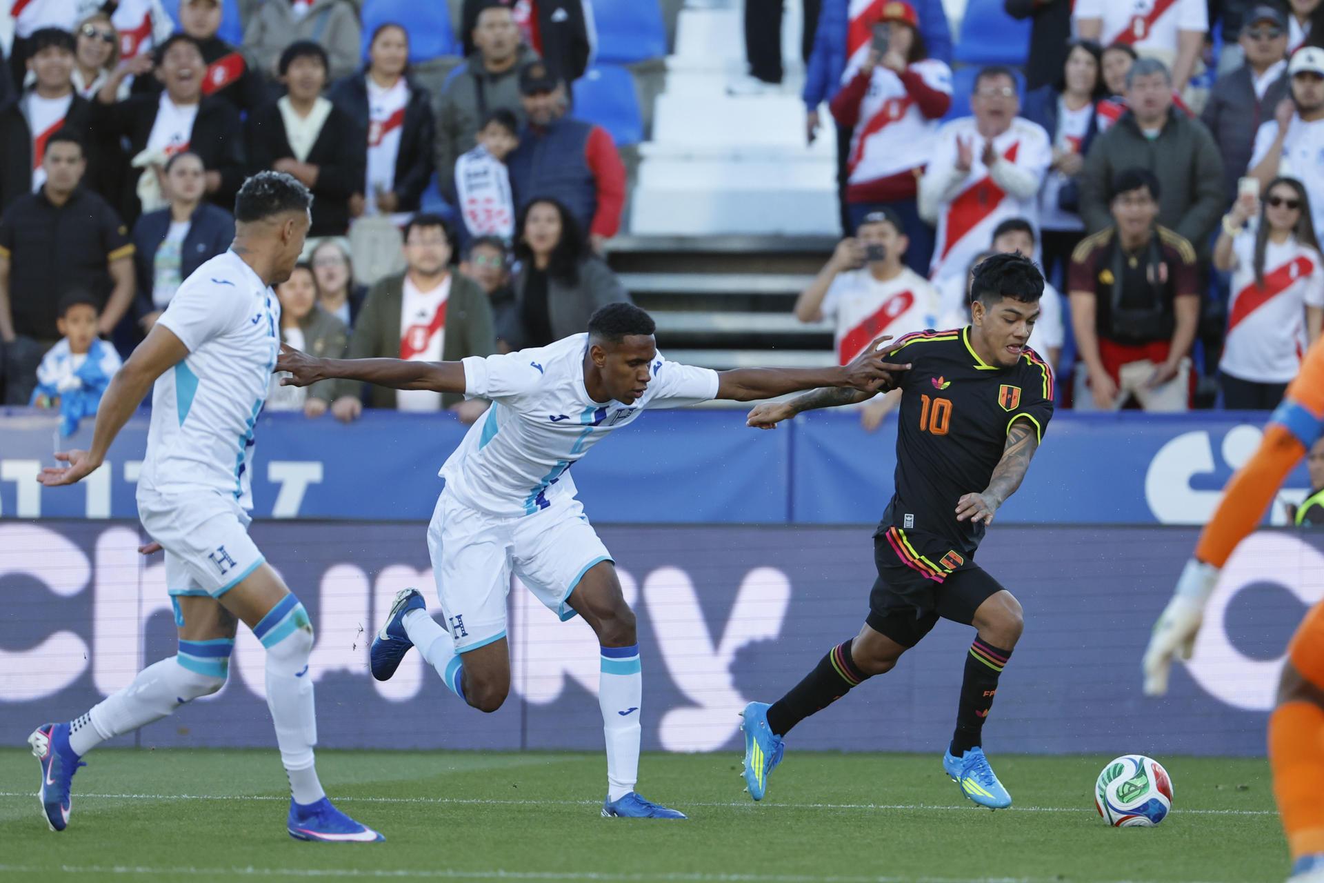 ¡Puro corazón y garra! Honduras in extremis le empató a Perú el amistoso en Butarque en el debut de Francisco Molina
