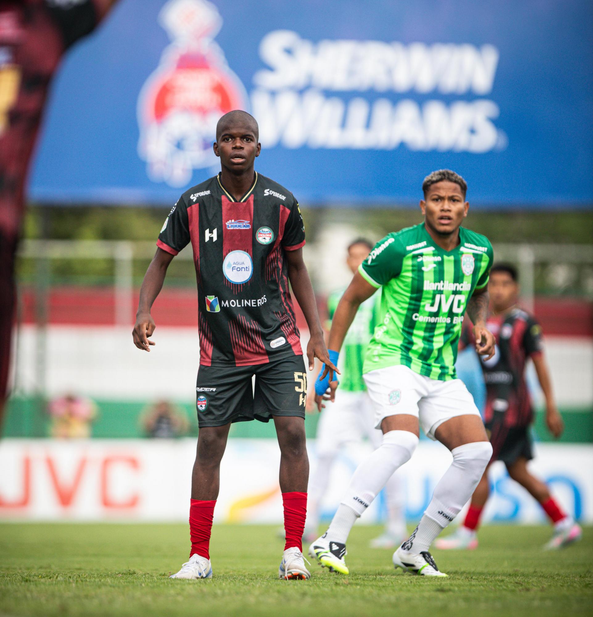 Messiniti vuelve a ser figura y Marathón derriba al CD Choloma para recuperar la cima del torneo Apertura