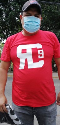 ¡Gorras, camisetas y más! Los futbolistas hondureños que han hecho de su nombre una marca