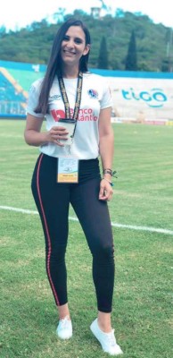 FOTOS: Ella es la guapa fotógrafa que retrata la historia del Olimpia