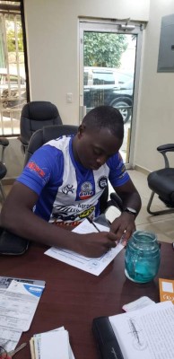 Ex legionario hondureño a la Liga de Ascenso y Victoria sigue sumando fichajes