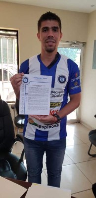 FICHAJES: Michaell Chirinos se va al extranjero y legionario regresa a Honduras