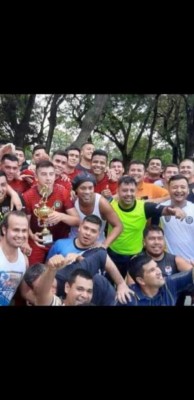 Ronaldinho: Visita inesperada, primer partido en la prisión el 'Cuadrilátero' y queda campeón