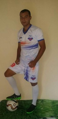 Un goleador y dos entrenadores se suman legión hondureña en Centroamérica