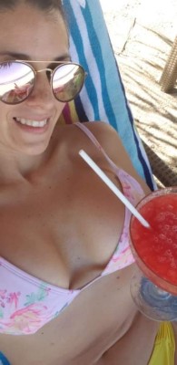 Las sensuales vacaciones de la pareja de Jonathan Rougier en Honduras