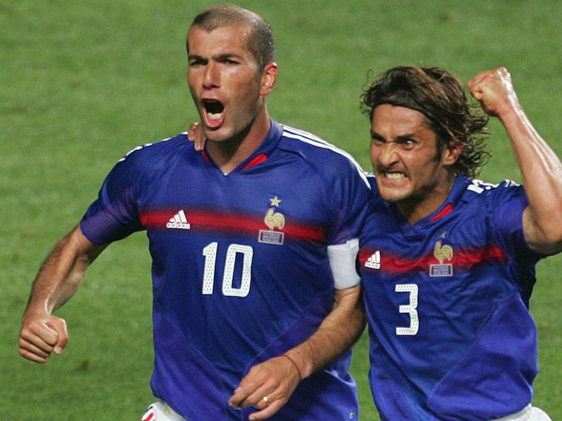 Lizarazu celebrando con Zidane en la Copa del Mundo Francia 1998.