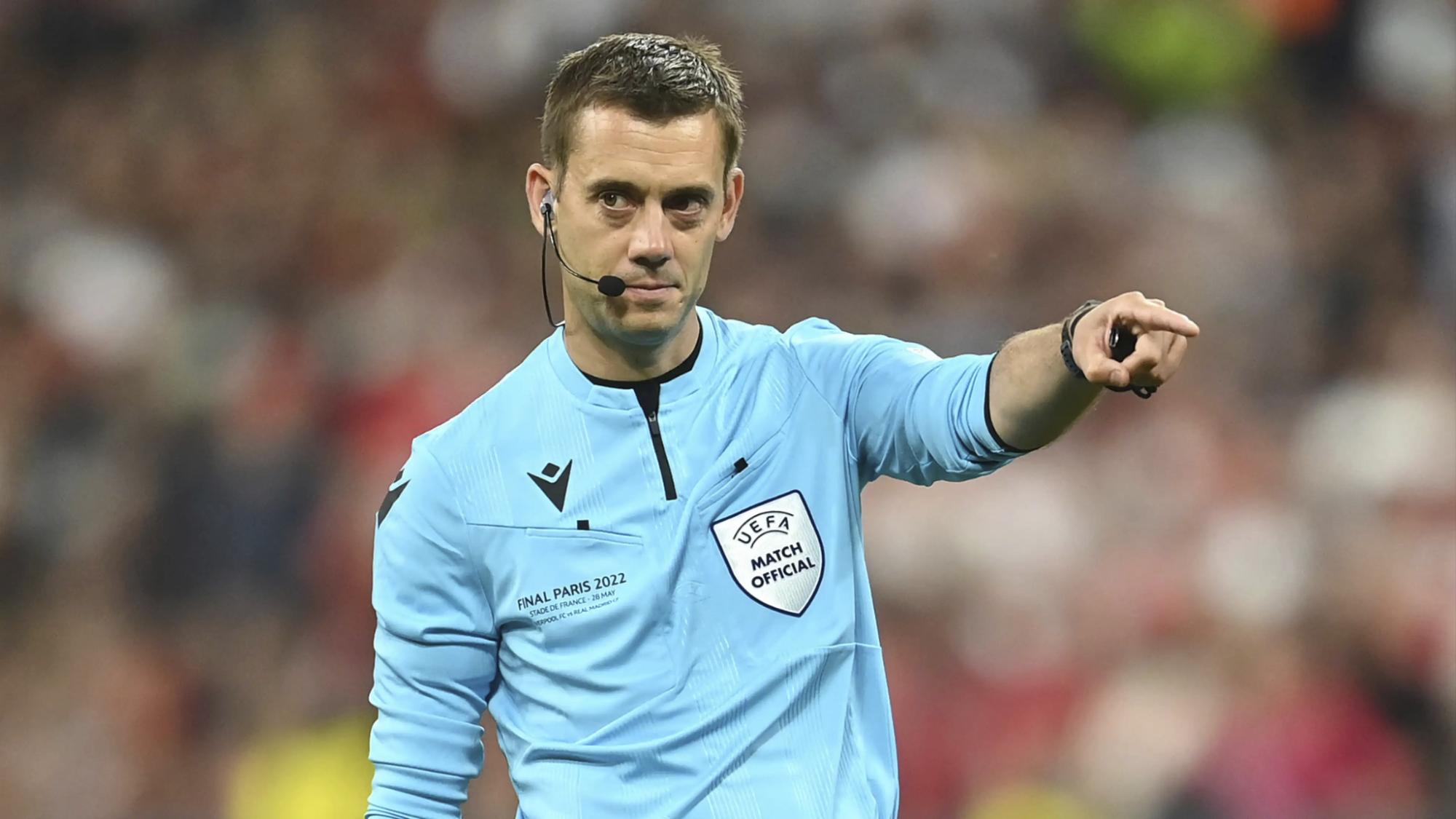 Clement Turpin impartirá justicia en el Barcelona-Inter de la Champions League.