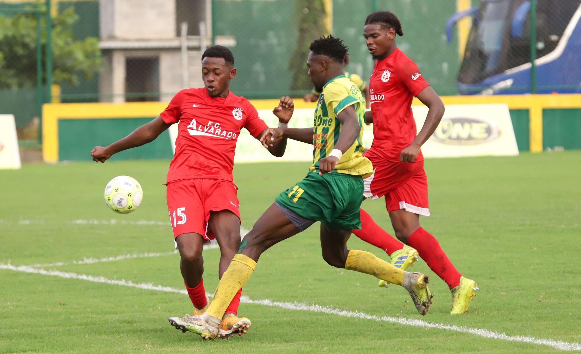 Octavos de final: ¡Parrillas One y Choloma inician pegando primero; duro revés para Lone FC!