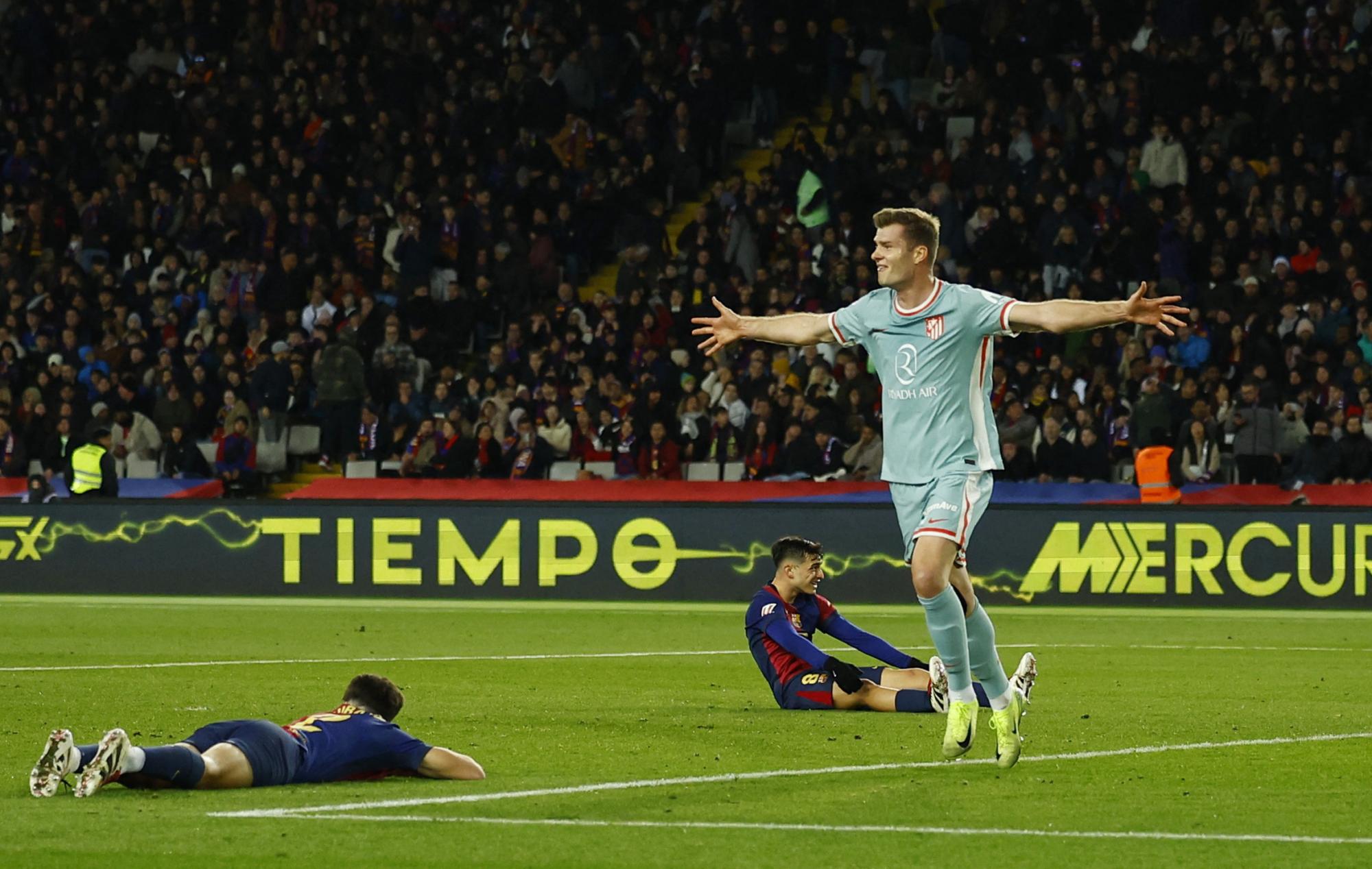 La imagen real pertenece a Sorloth tras marcarle al Barcelona en Montjuic.