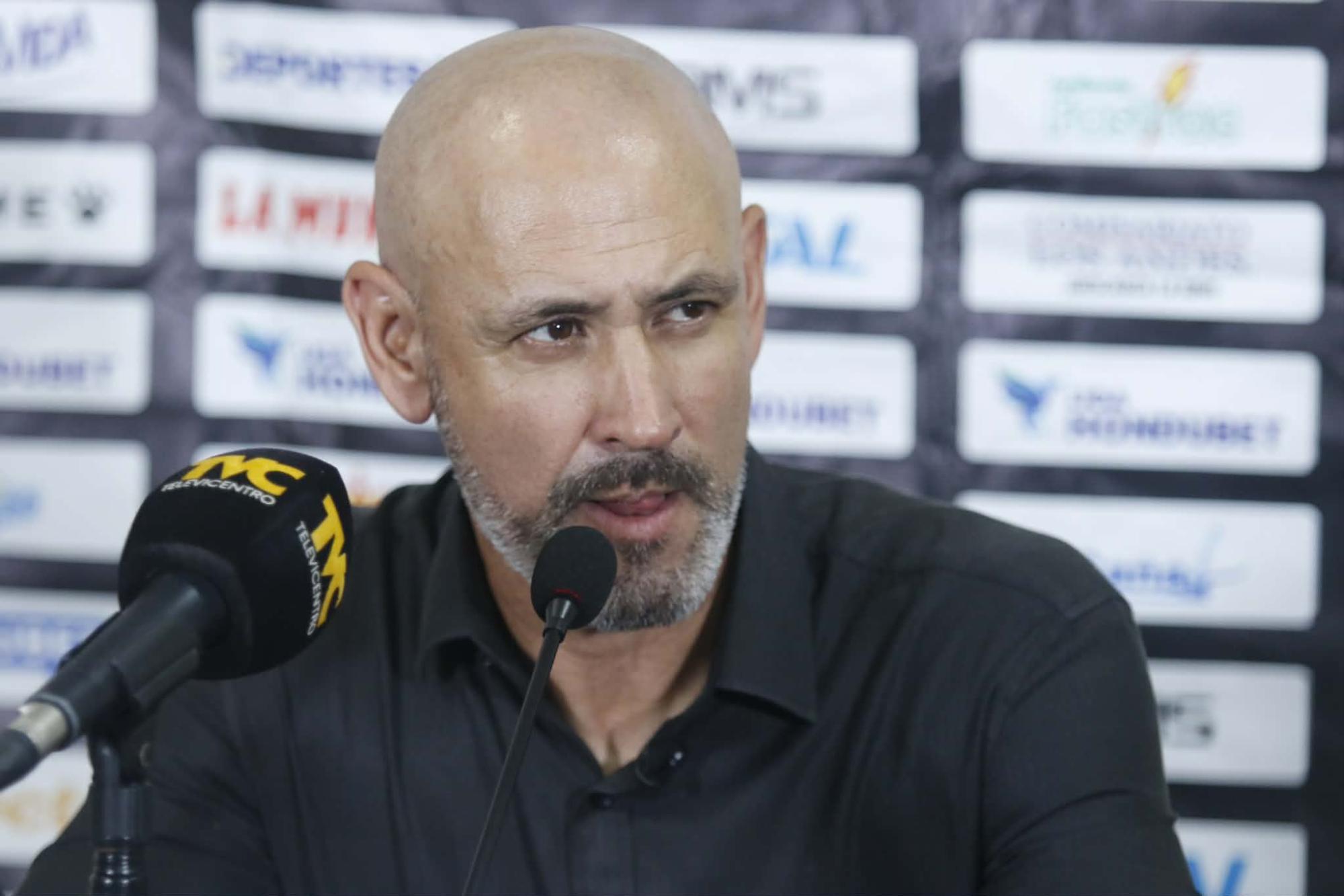 Espinel, incómodo por los que dicen que su equipo no juega bien: Yo creo que se le exige a Olimpia mucho más; no sé qué más hacer