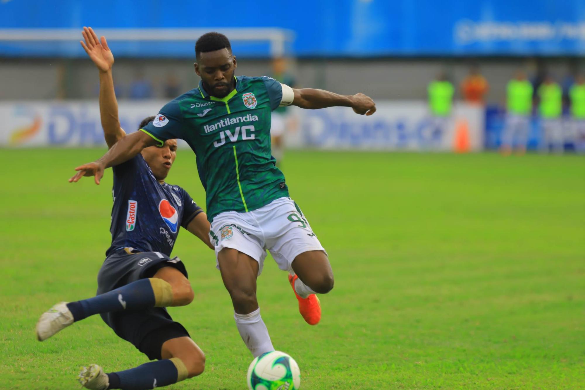 Clayvin Zúniga es el goleador del Marathón y hasta se convirtió en capitán.