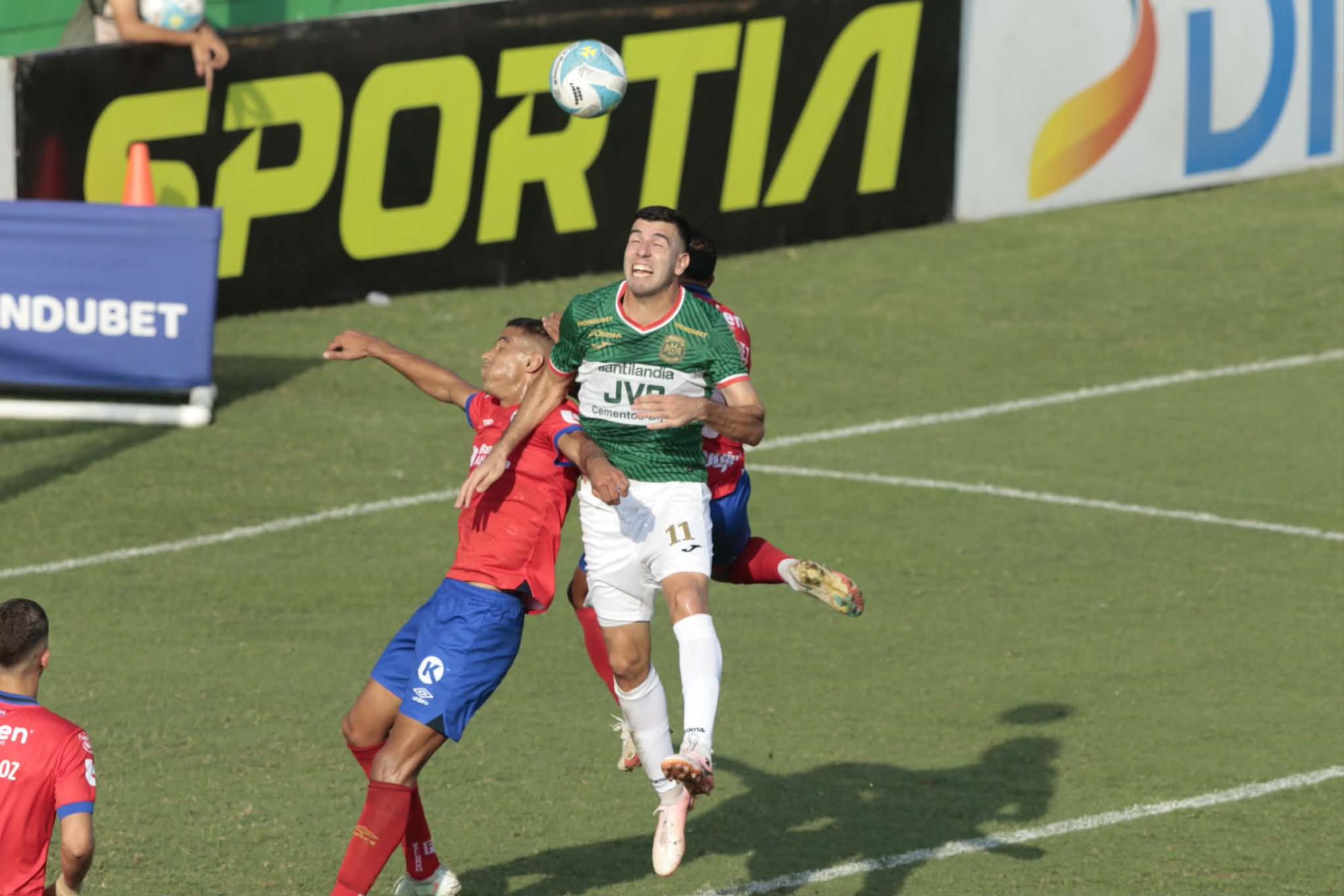 EN VIVO: Messiniti, de cabeza, anota el empate para el Marathón en el clásico contra Olimpia