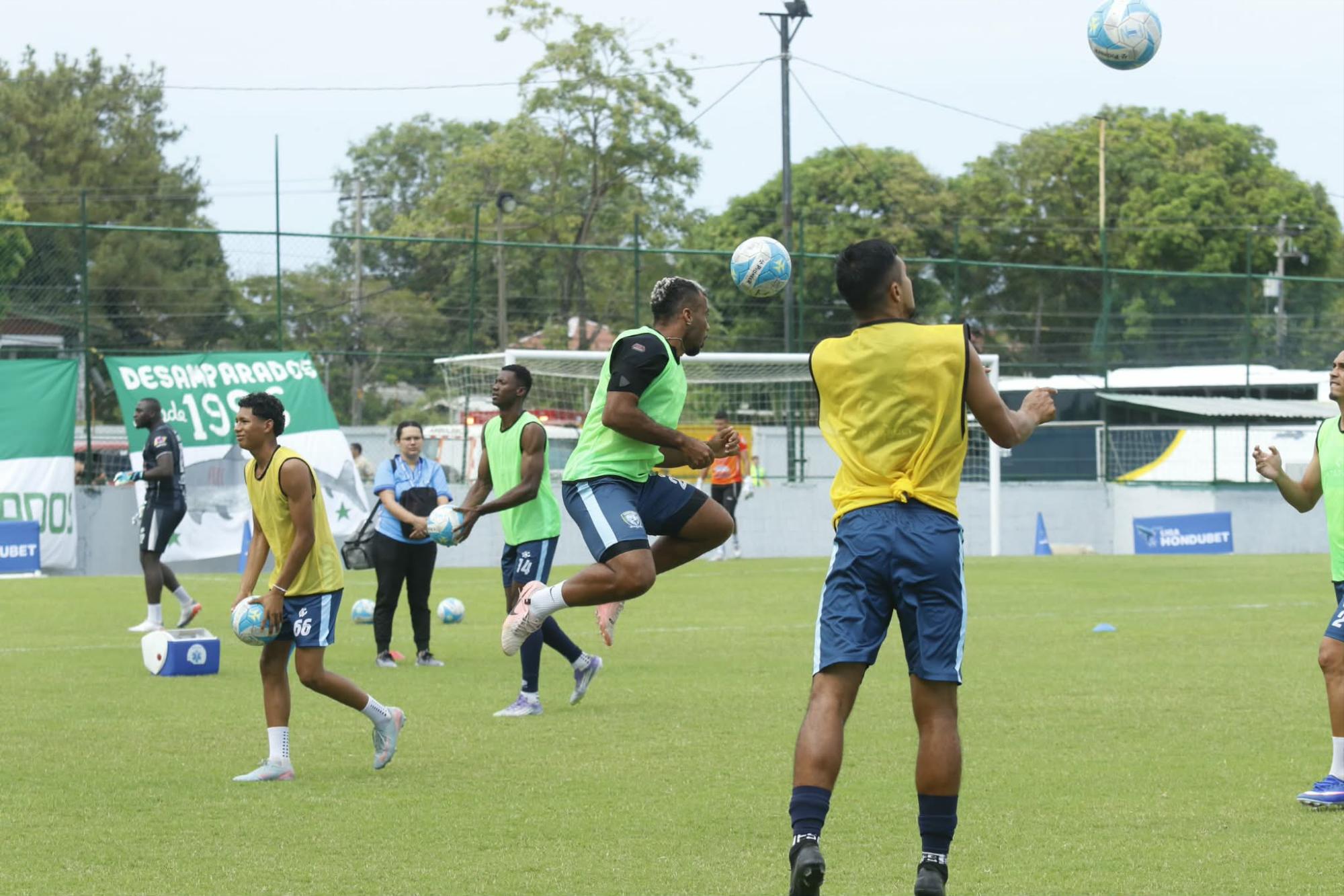 Calentamiento de los jugadores titulares del Génesis PN.
