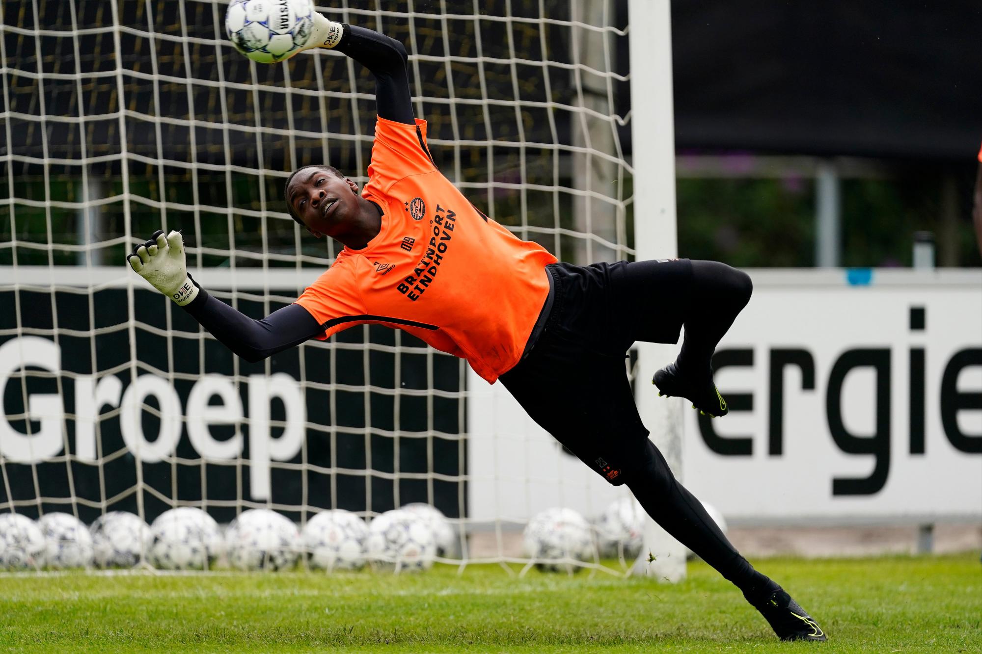 <b>Posición: portero, Equipo: PSV Eindhoven, Holanda; Edad: 20 años</b>