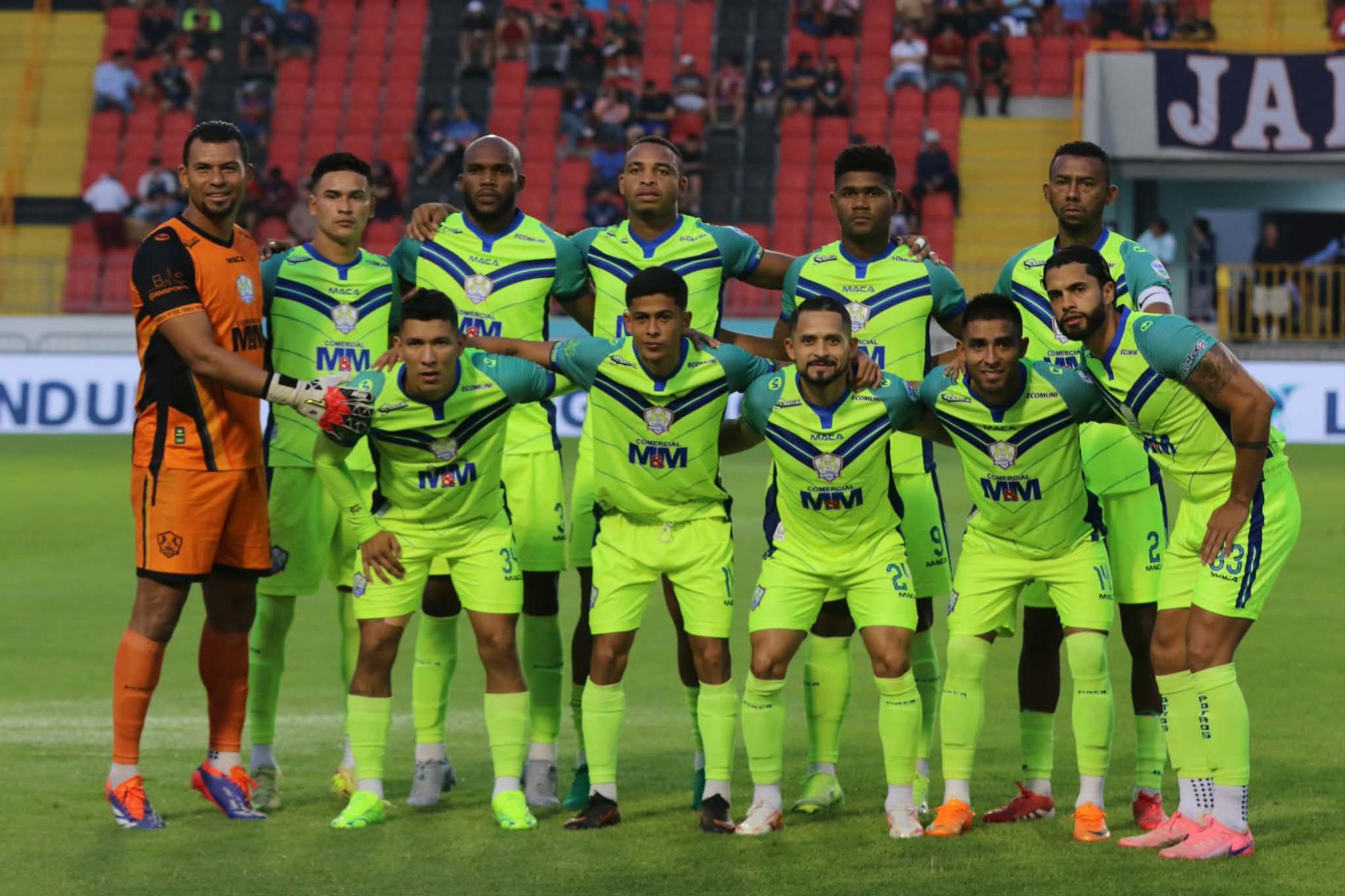 Los 11 guerreros del Olancho FC frente a Motagua.