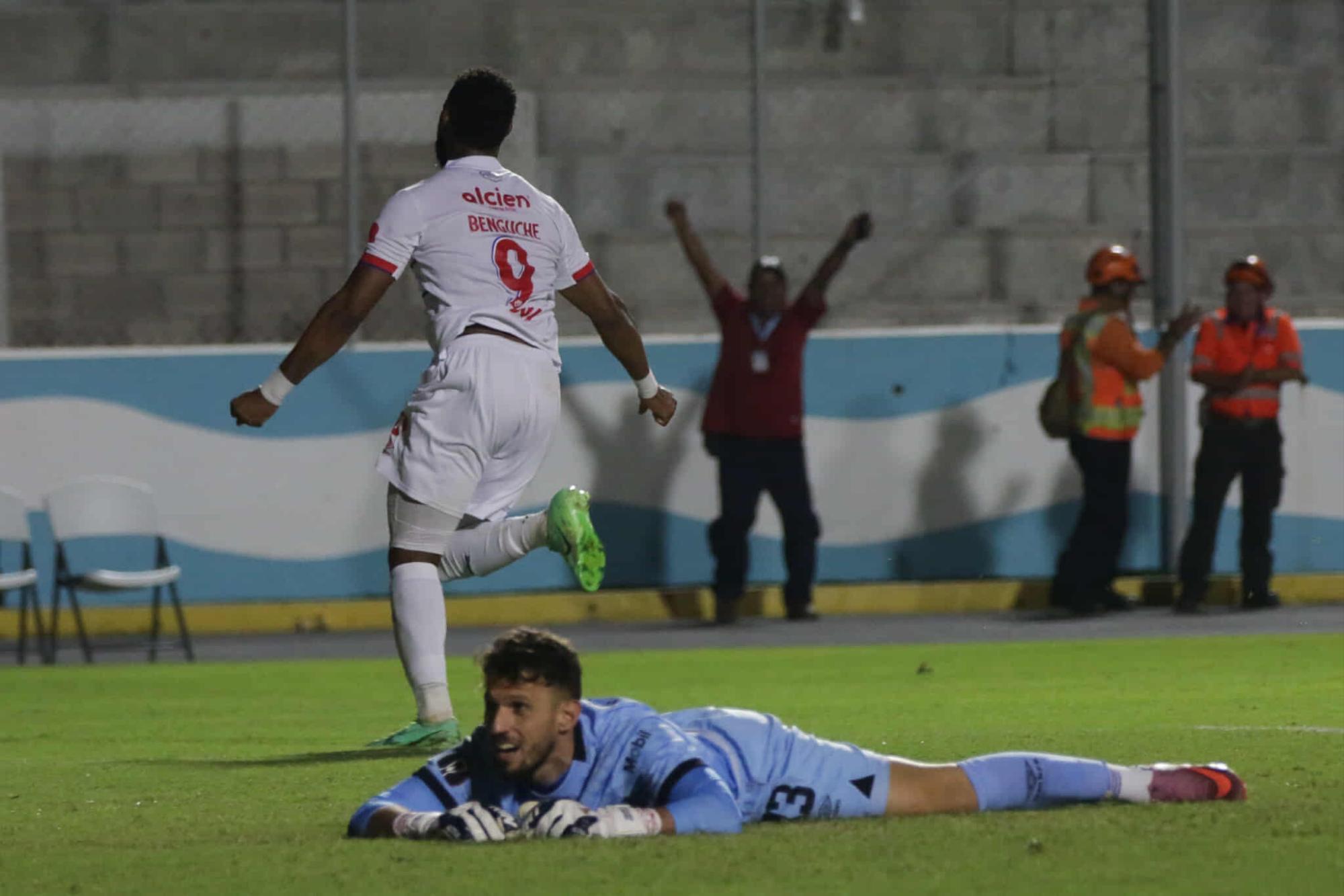 Mazazo al Olimpia: ¡Alajuelense lo sepulta en el Nacional y el equipo tico se clasifica a la final de la Copa Centoamericana!