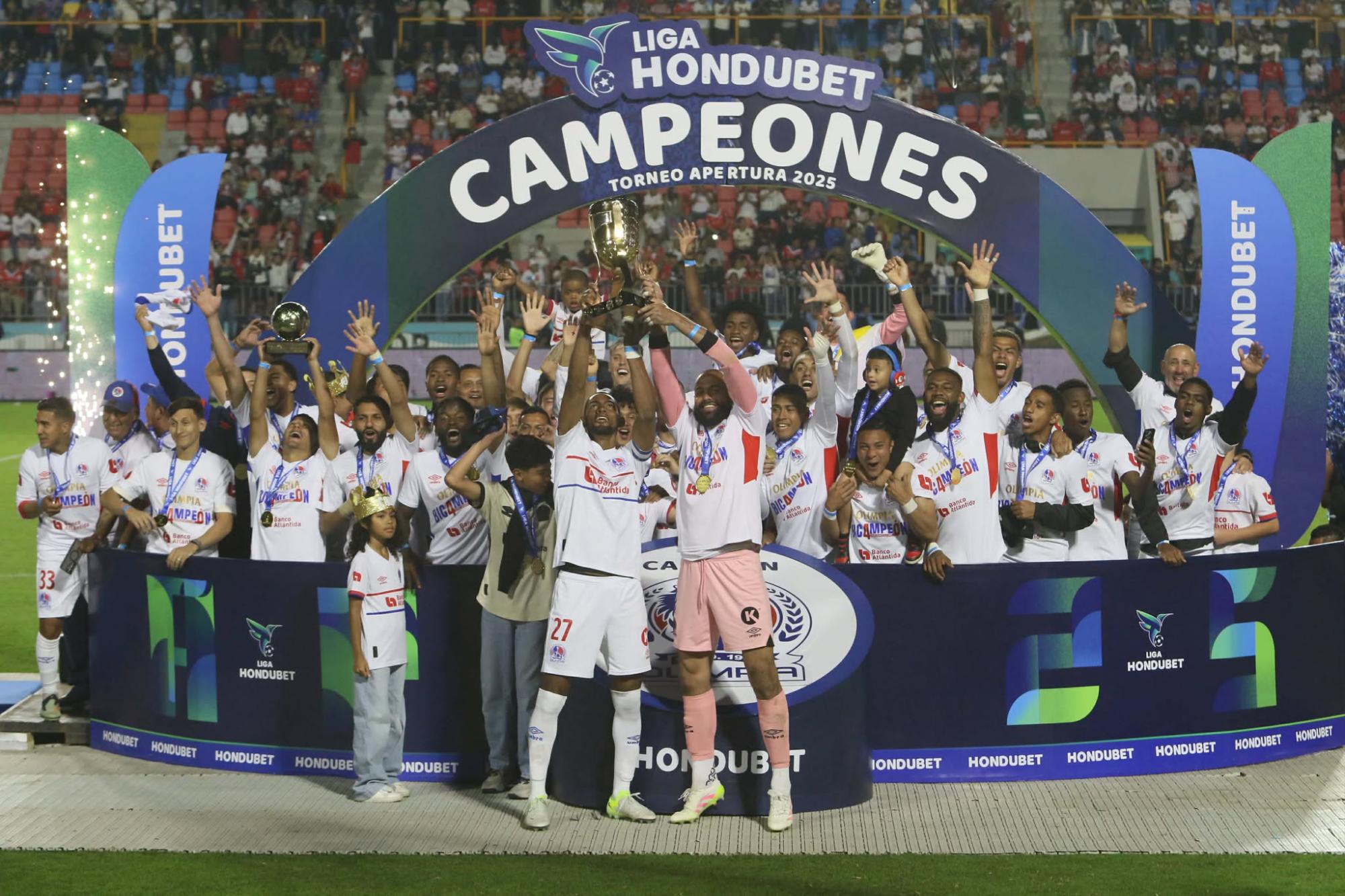 Olimpia celebró por todo lo alto la obtención del título liguero en el Apertura 2025.