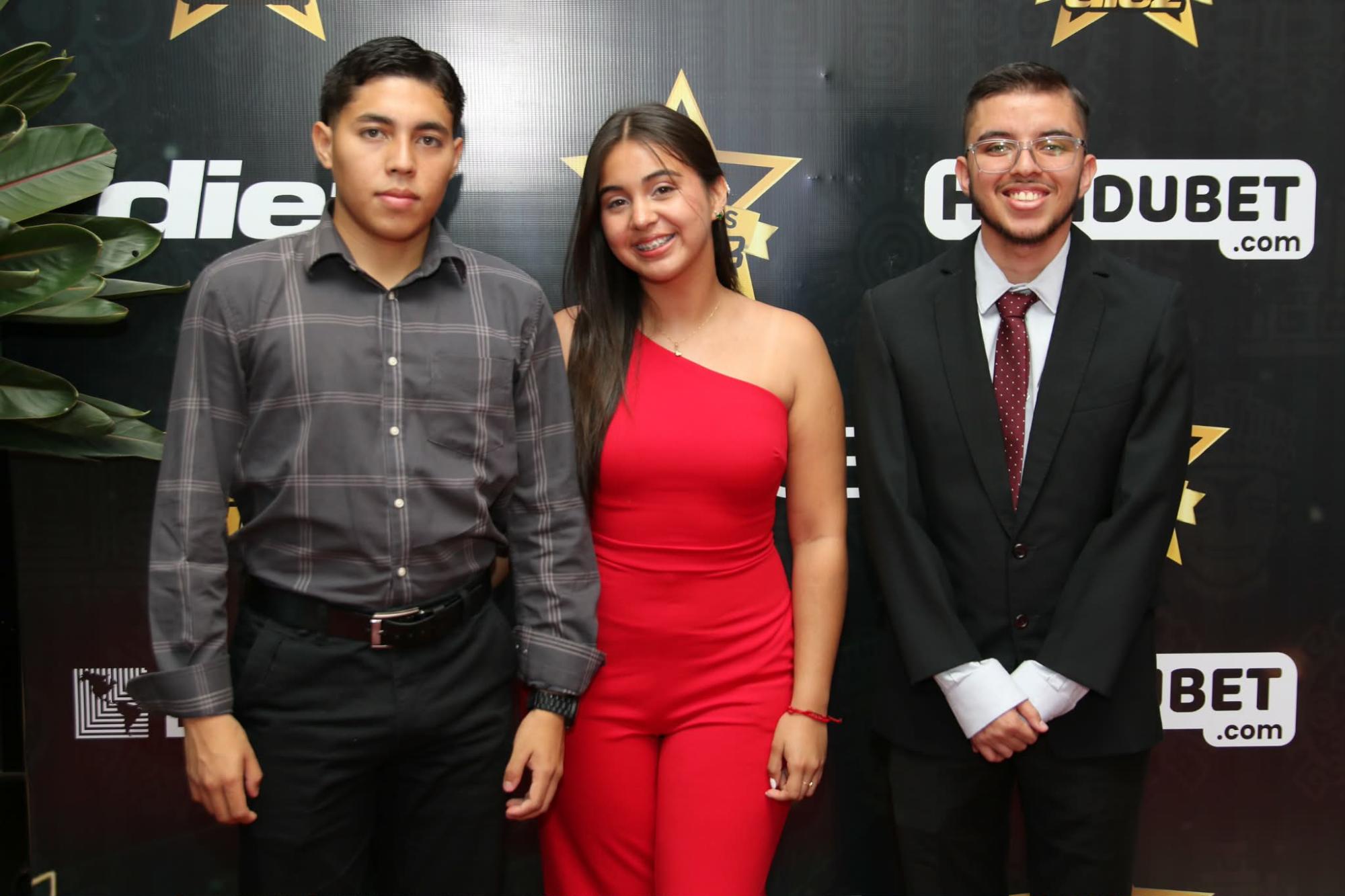 Algunos de los inivtados en la alfombra roja de DIEZ.