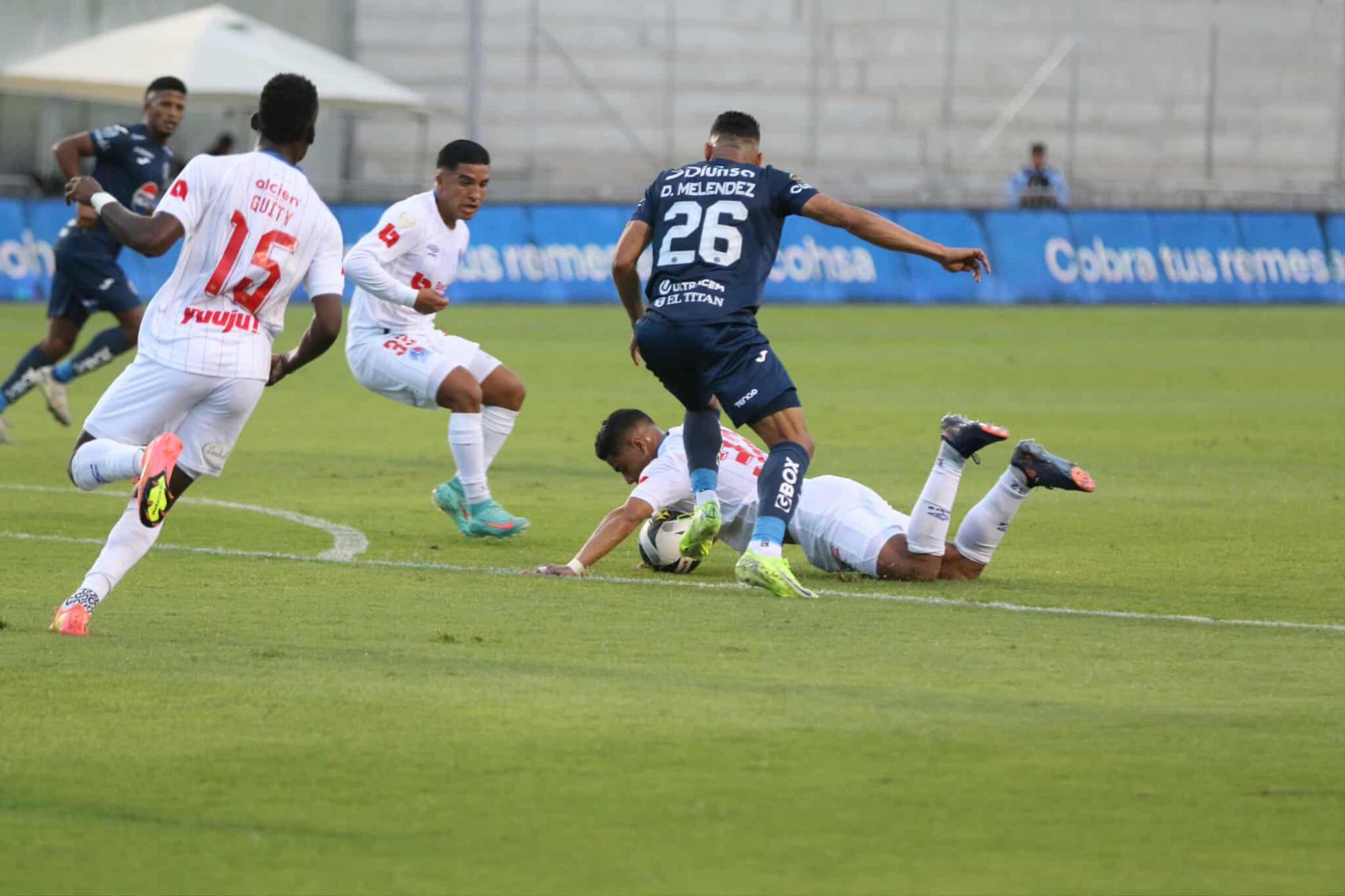 Droopy Gómez sentenció el súper clásico en favor de Motagua y Olimpia se mete en problemas por el boleto a semis