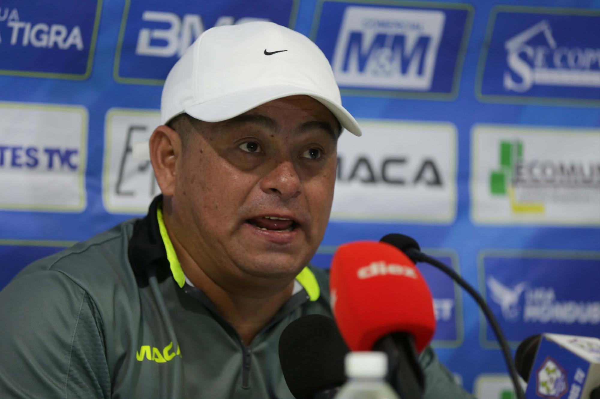 Tilguath, cabizbajo en conferencia tras el baño de Marathón: El fútbol no es de güevos porque todos tenemos dos