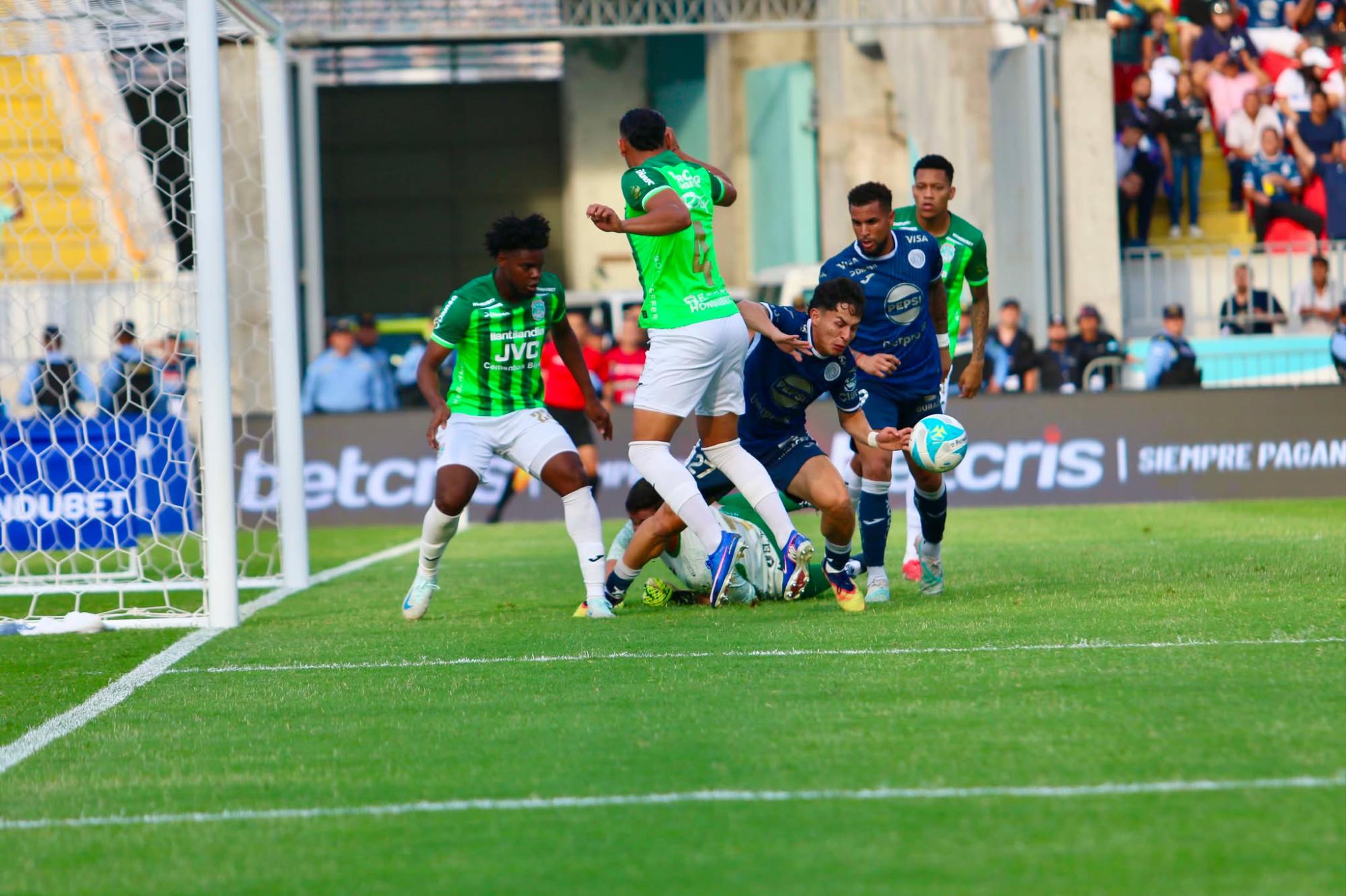 ¡Con dramatismo! Motagua se corona campeón en tanda de penales contra Marathón